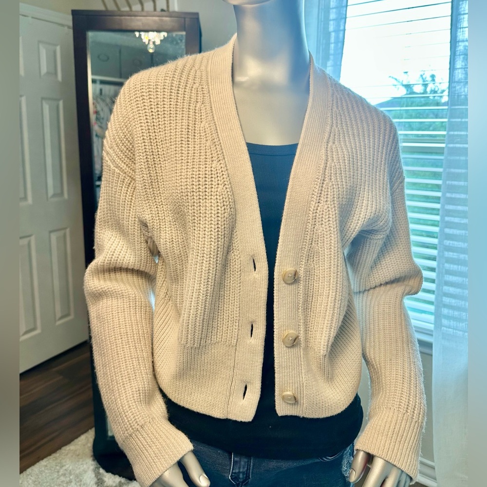 Aritzia Babaton 100% Merino Wool Knit Cream Cardigan Sweater Small